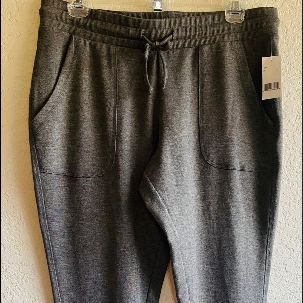 Grey Joggers. Rayon/Polyester/Spandex. Size Small